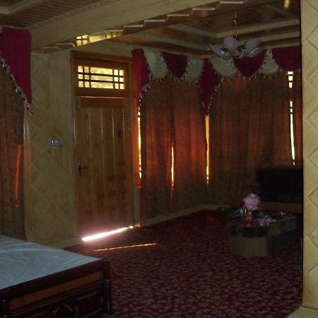 Manila Huts Hotel Naran Eksteriør billede