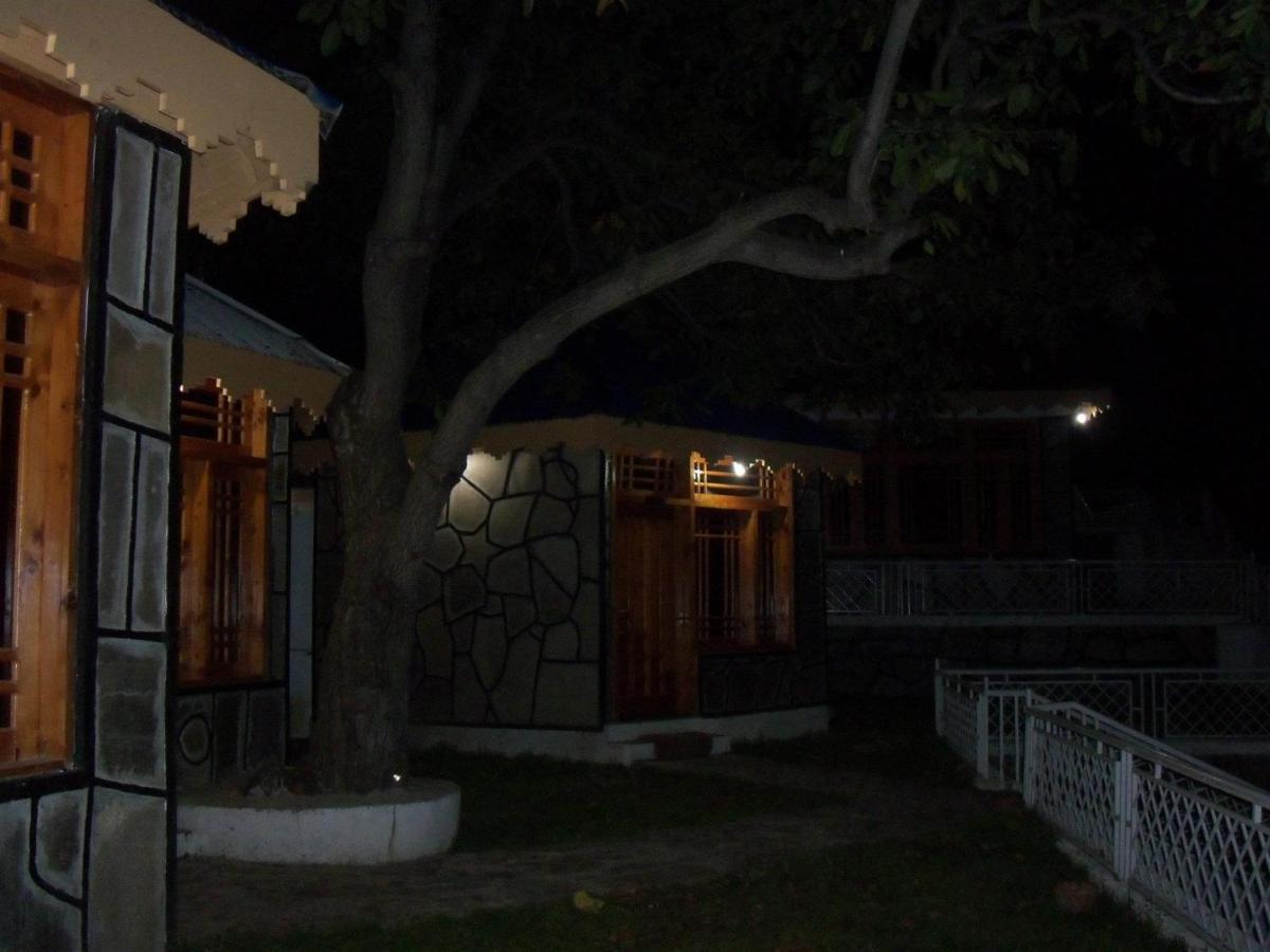 Manila Huts Hotel Naran Eksteriør billede